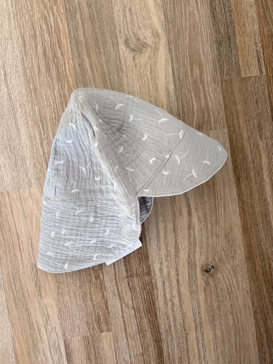 Sommermütze mit Nackenschutz aus Musselin