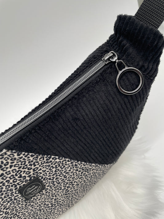 Halfmoon Bag Cord kleines Leomuster