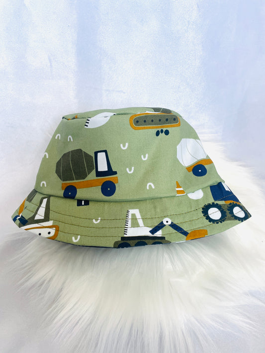 Sommerhut Baufahrzeuge