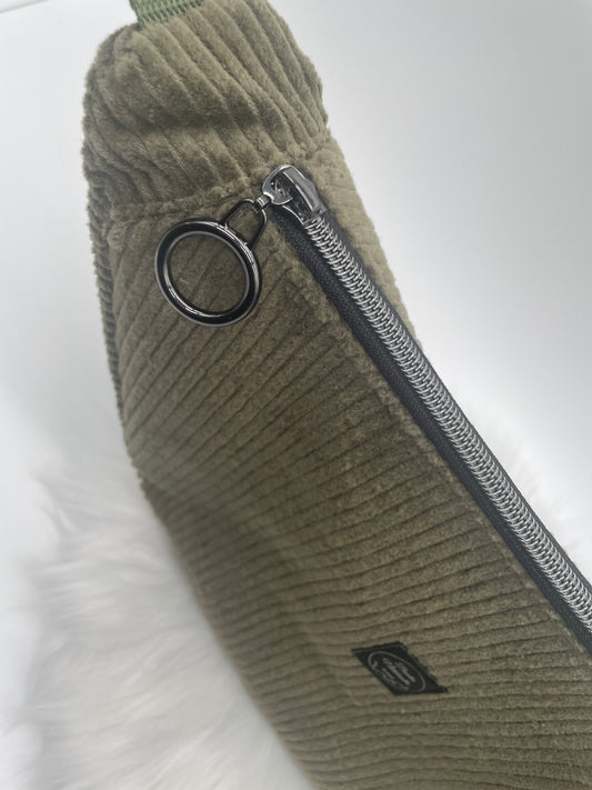 Halfmoon Bag Cord Oliv