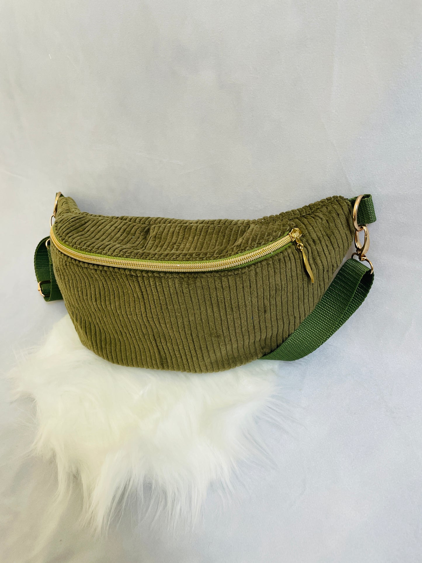 Gürteltasche Cord Oliv