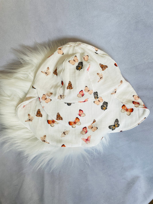 Sommermütze mit Nackenschutz Schmetterling
