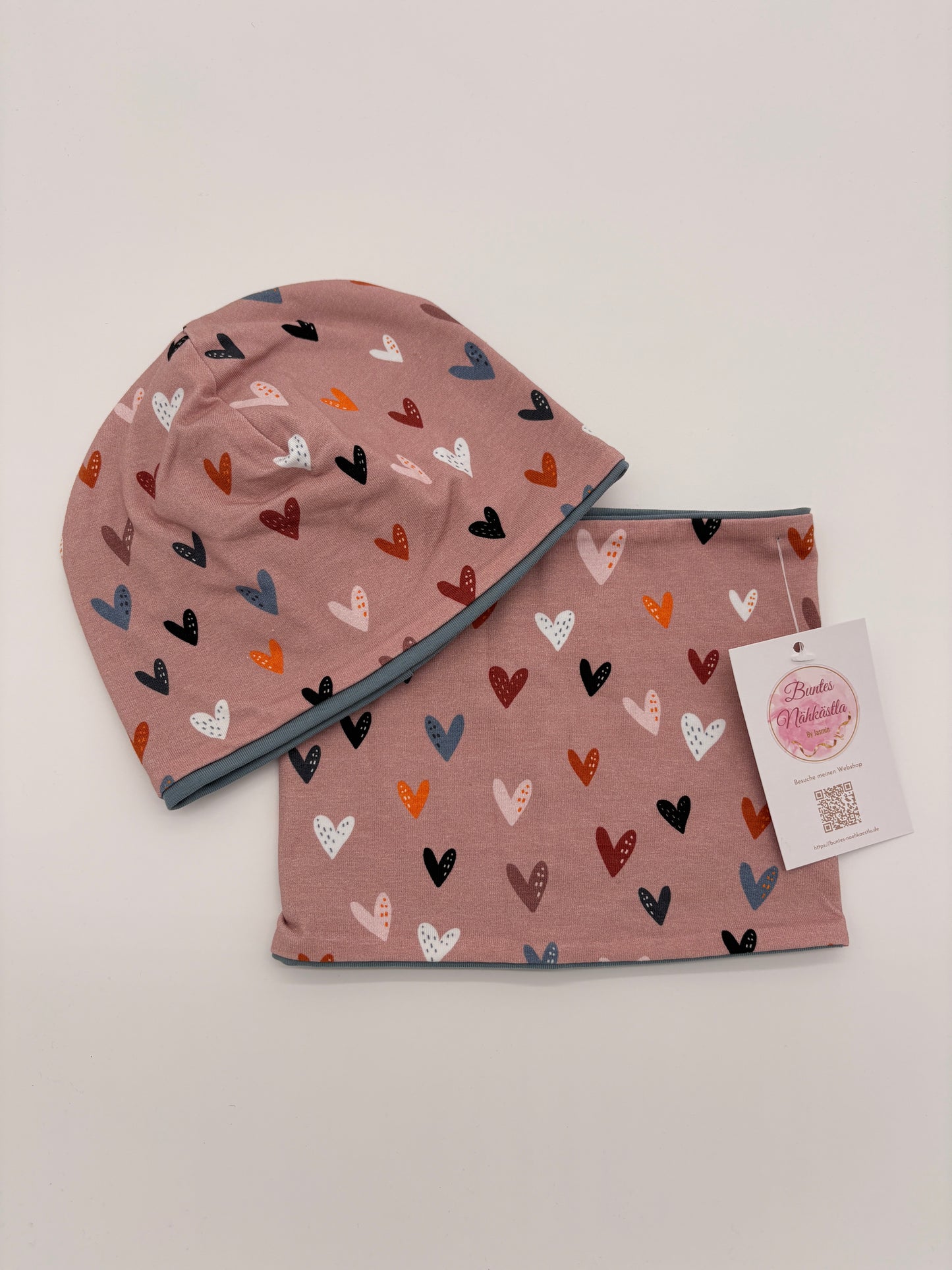 Mütze und Loop Hearts