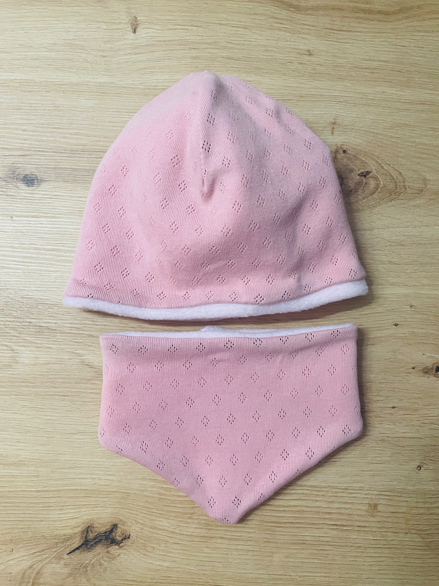 SALE! Mütze mit Dreieckstuch Feinstrick Lochmuster Rosa
