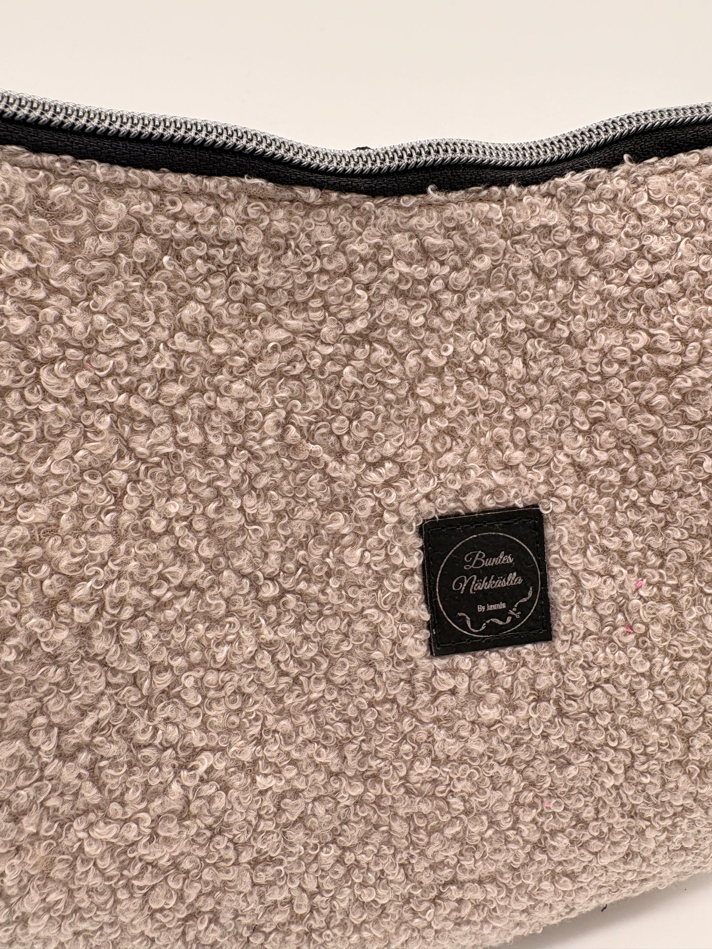 Halfmoon Bag Boucle‘ Sand