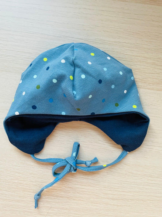 Mütze mit Ohrenschutz "Blau Punkte"