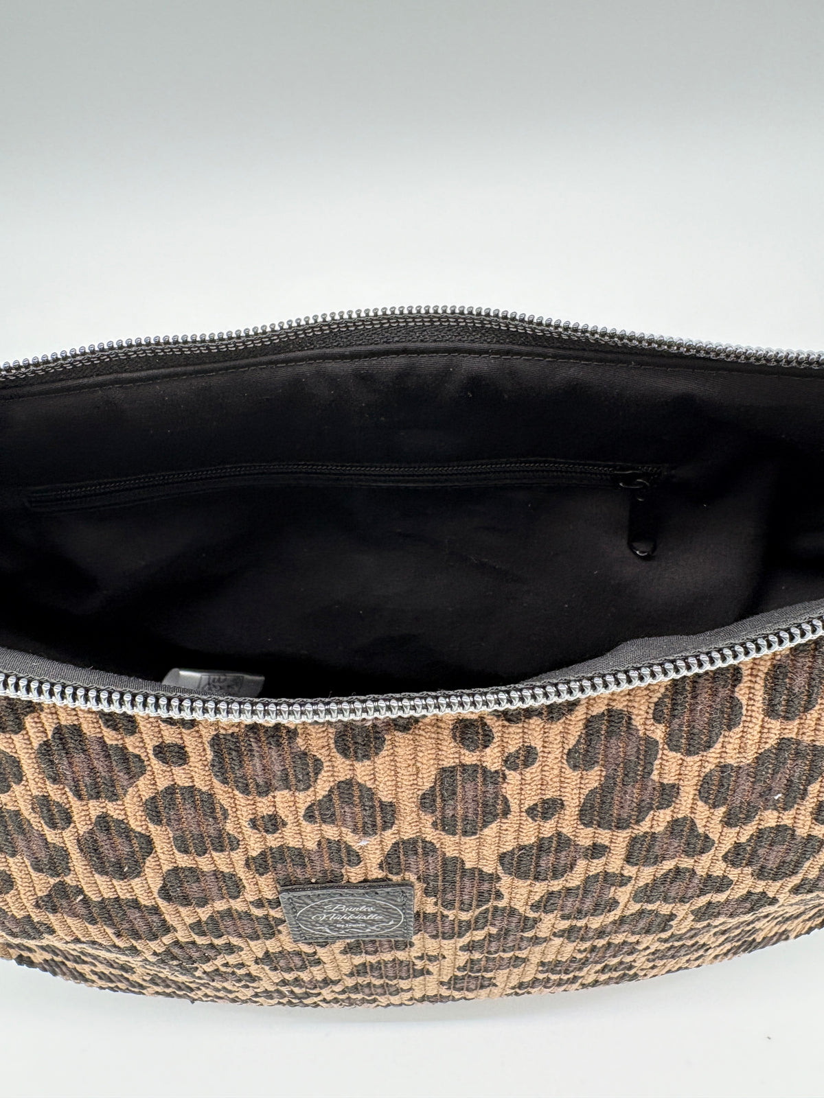 Halfmoon Bag Cord Leo braun
