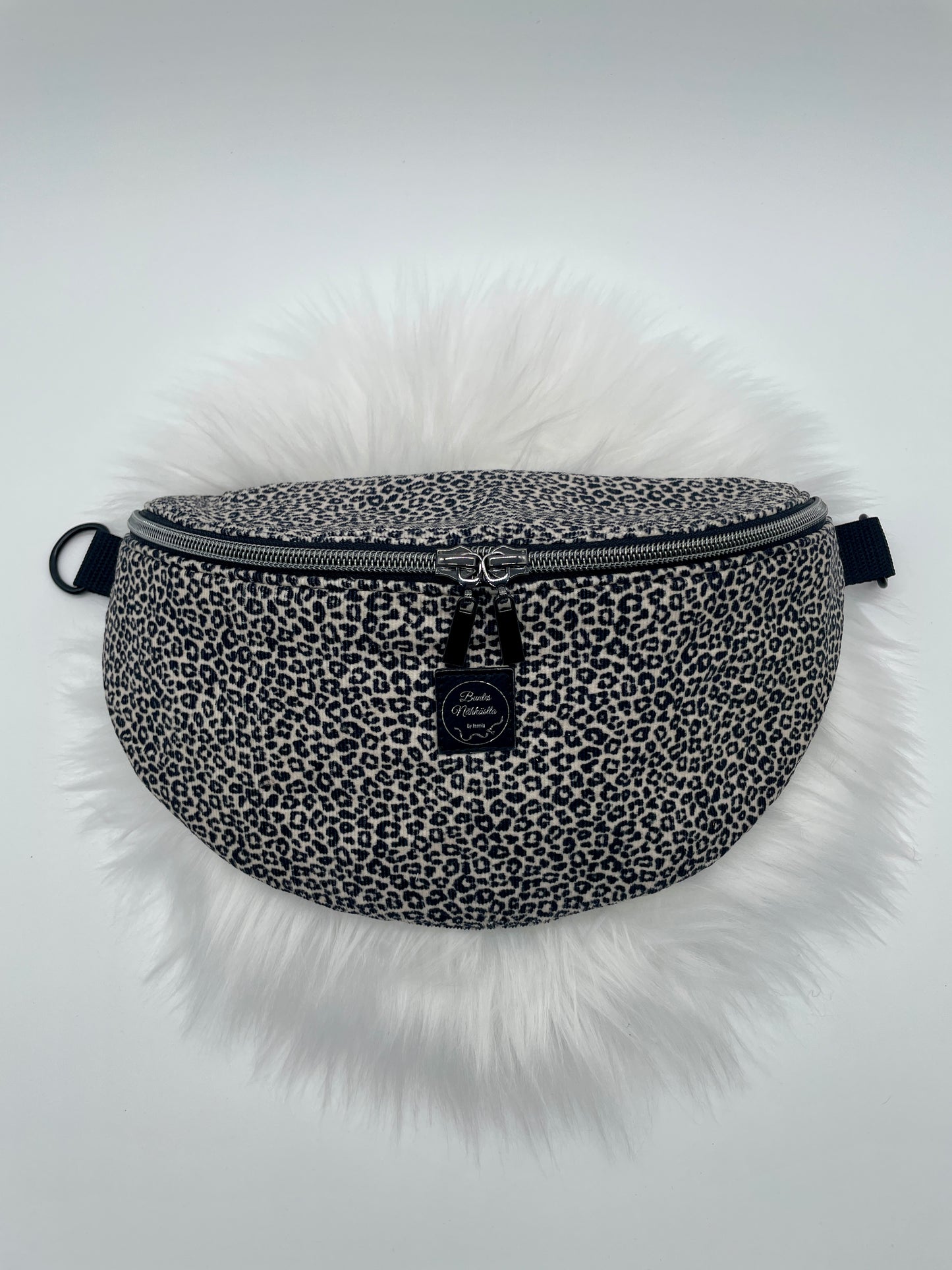 Crossbody Bag Cord kleines Leomuster
