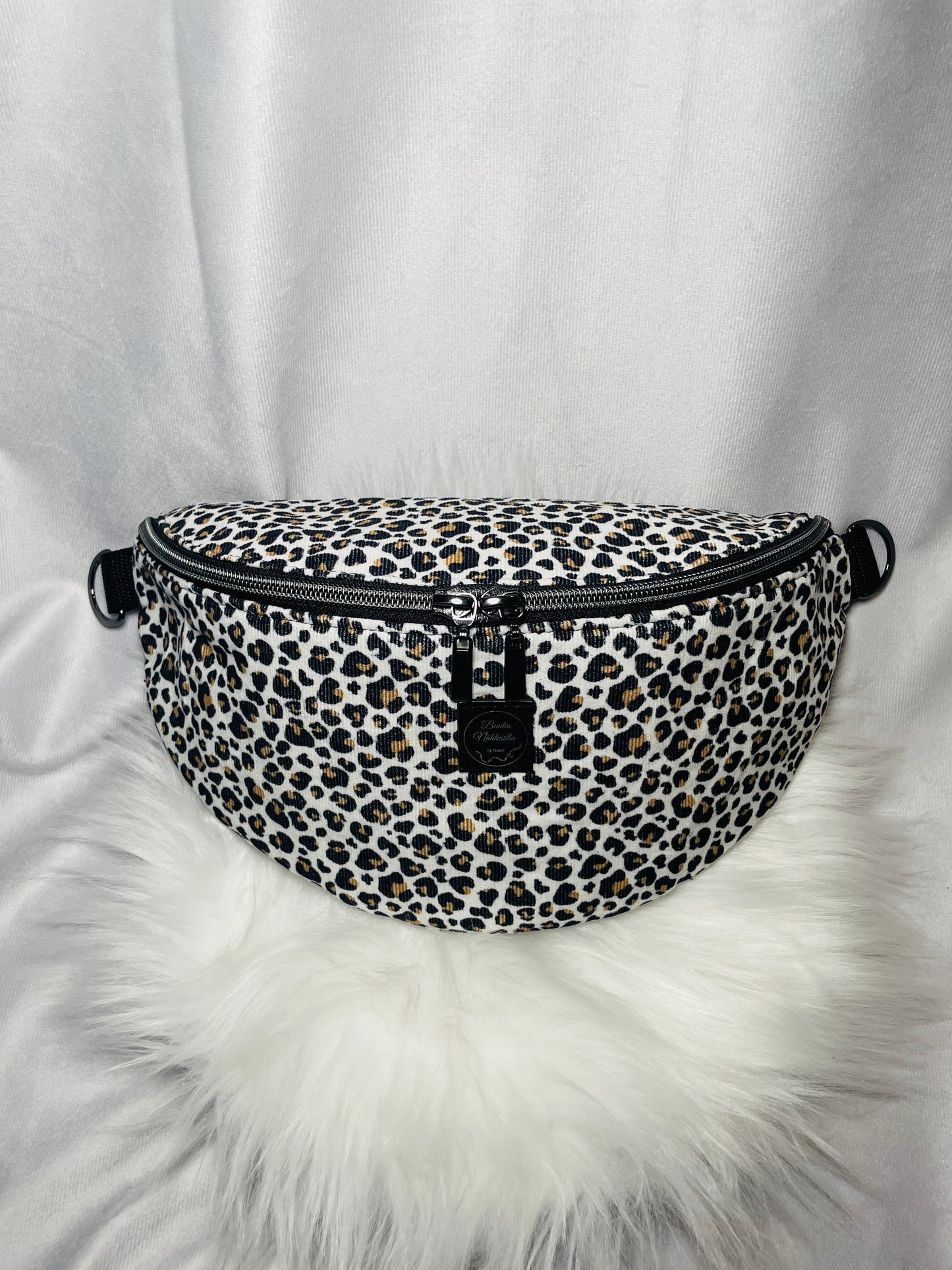 Crossbody Bag Cord Leo weiß