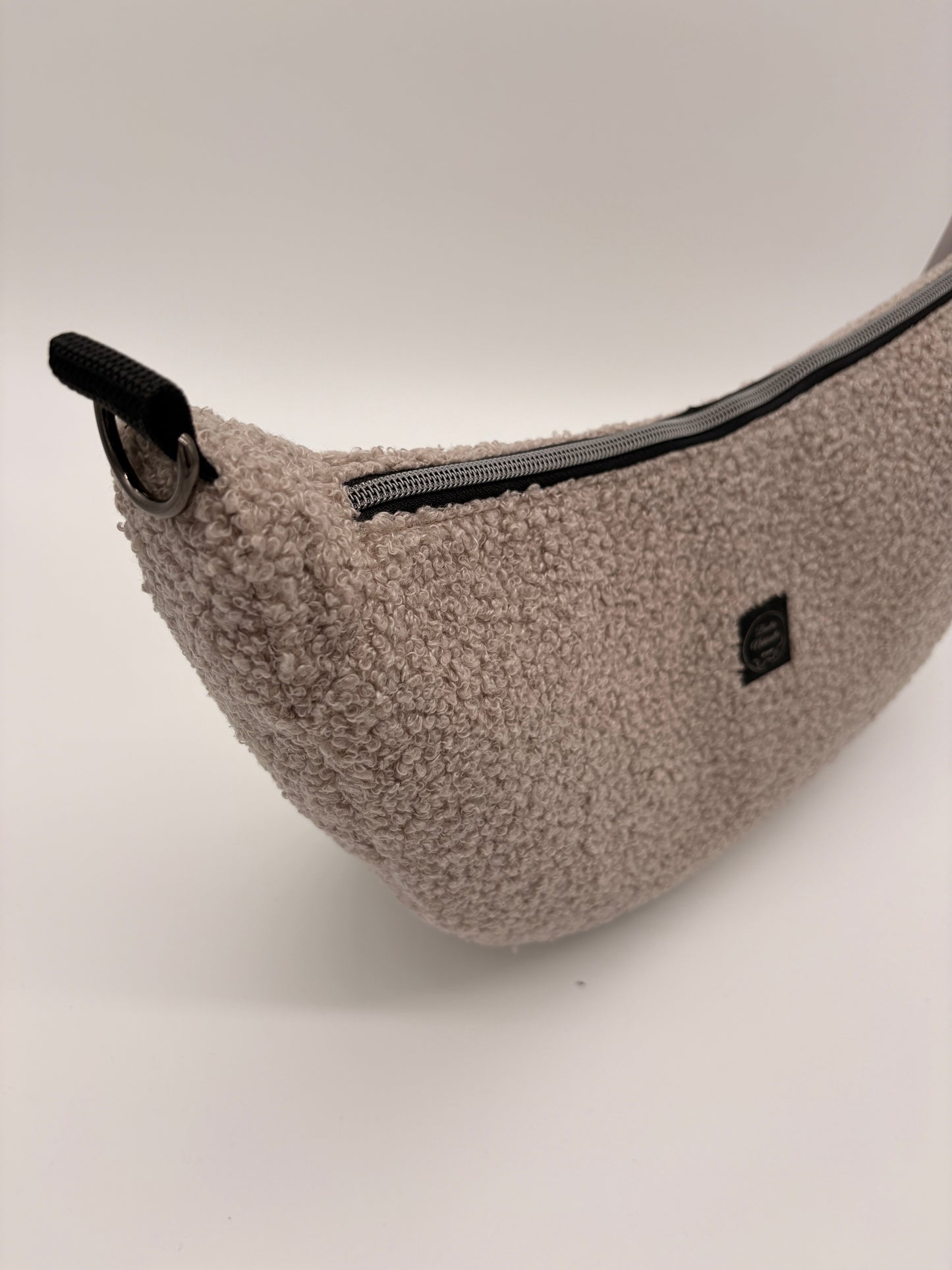 Halfmoon Bag Boucle‘ Sand