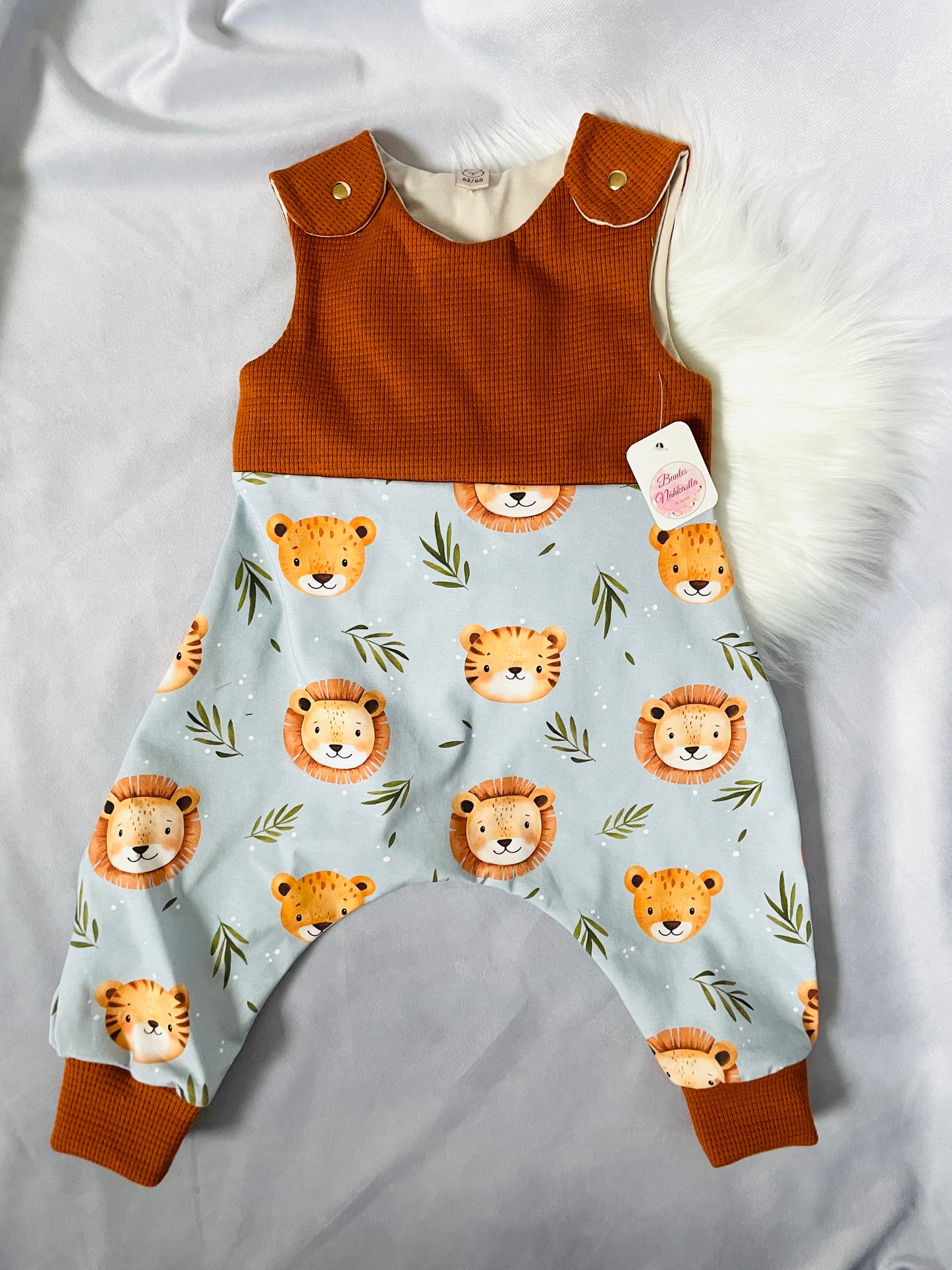 Strampler Löwe und Leopard