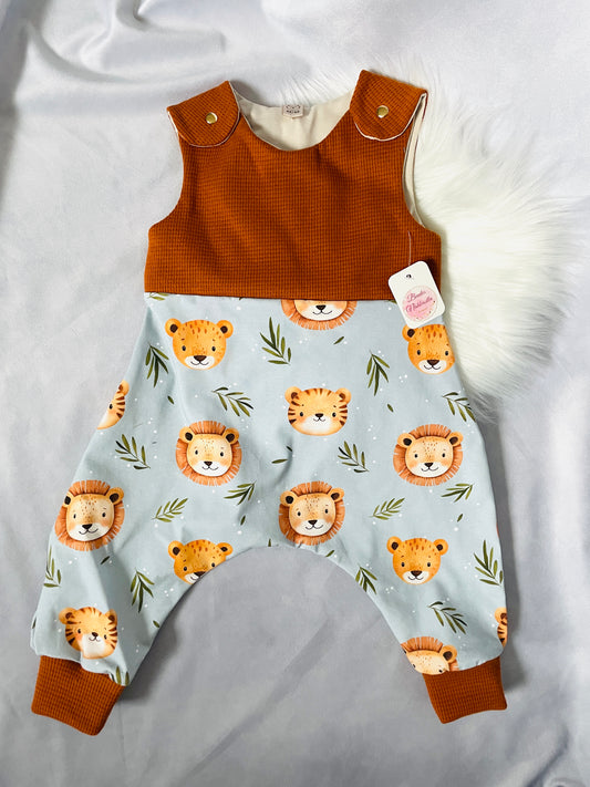 Strampler Löwe und Leopard