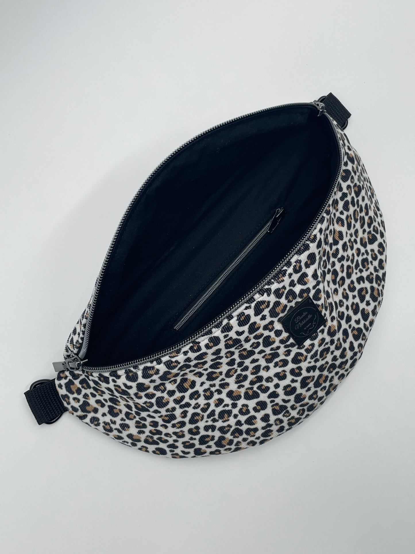 Crossbody Bag Cord Leo weiß