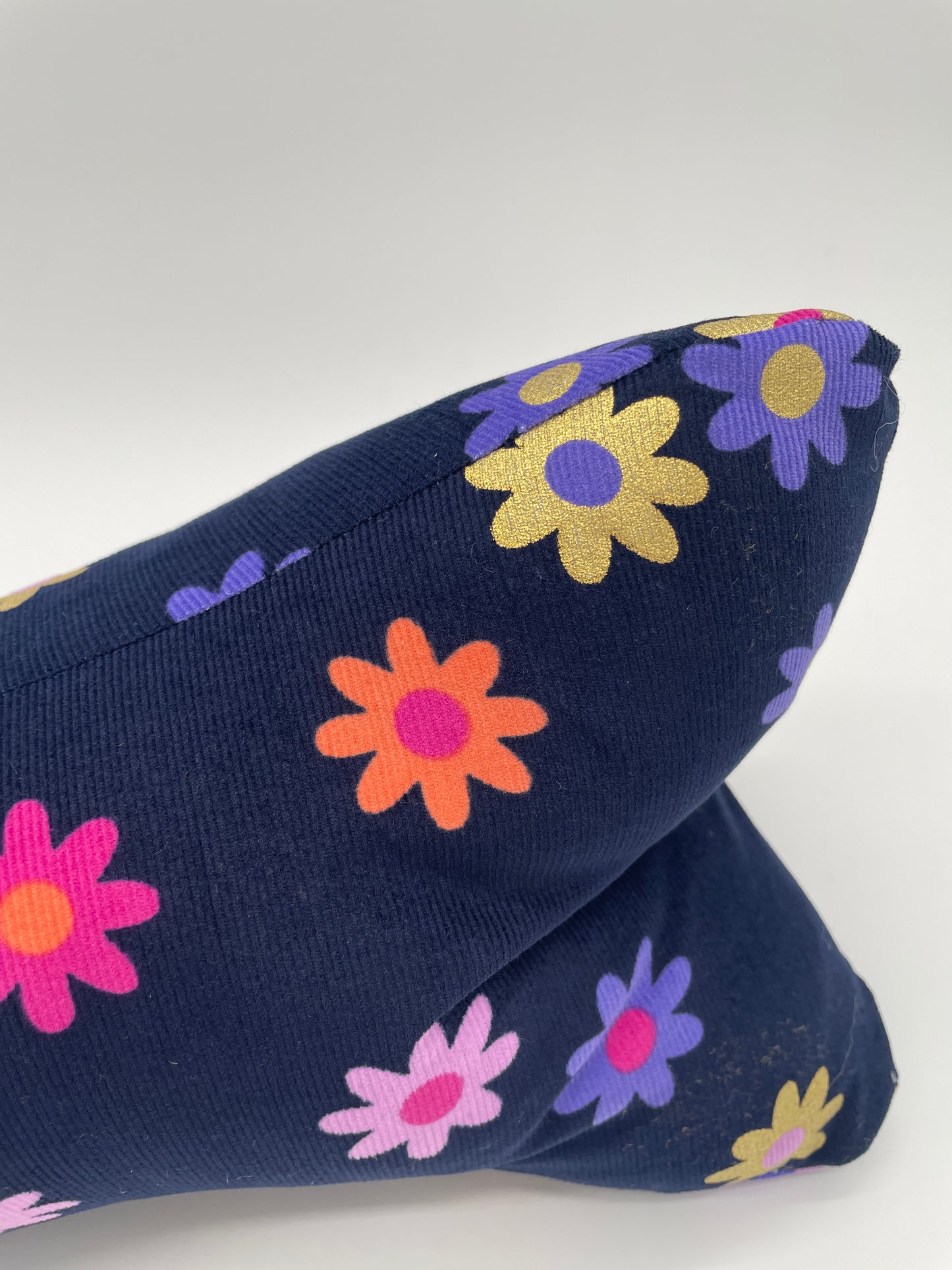Leseknochen aus Blumen Cord