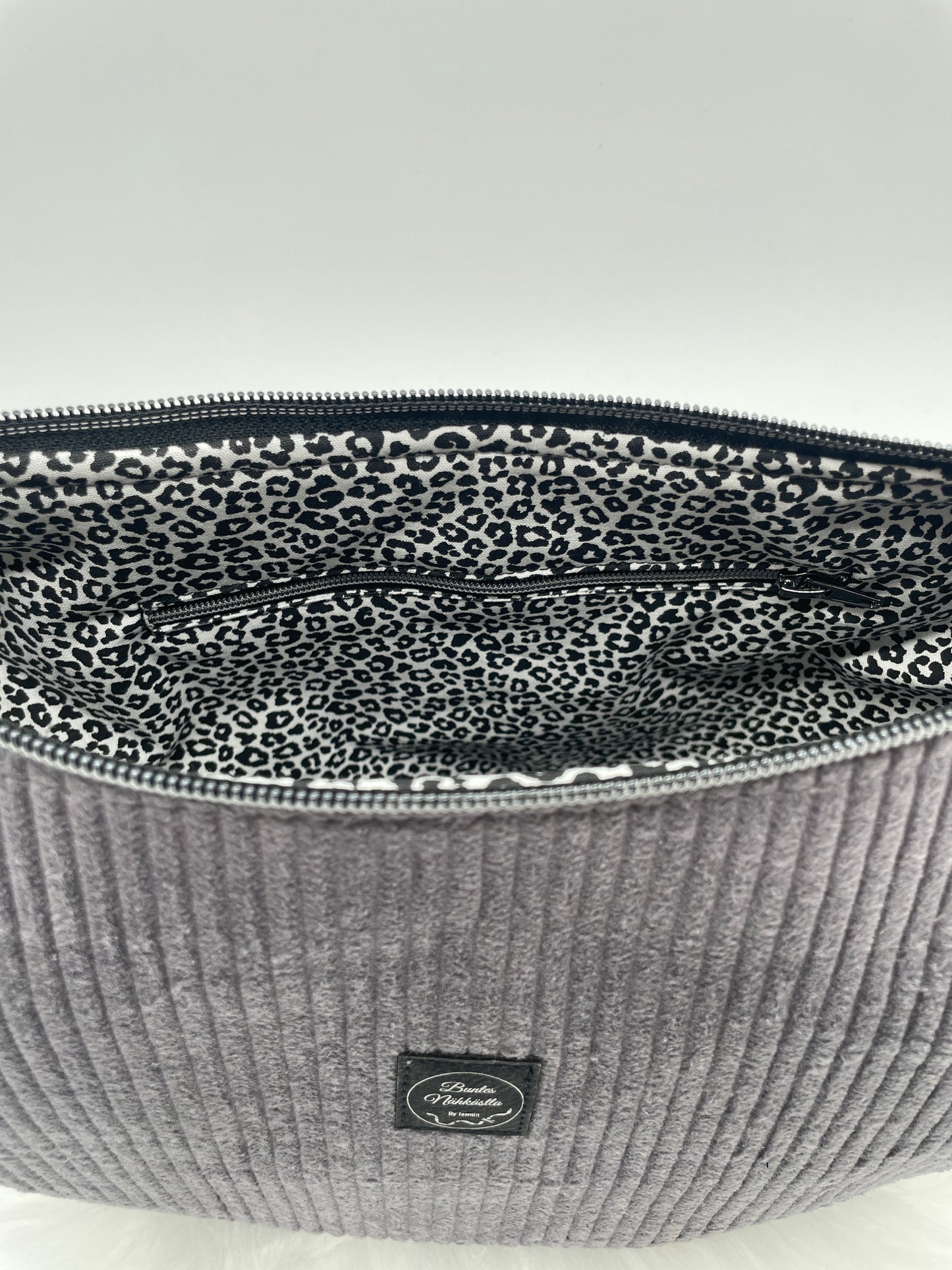 Halfmoon Bag Cord Grau