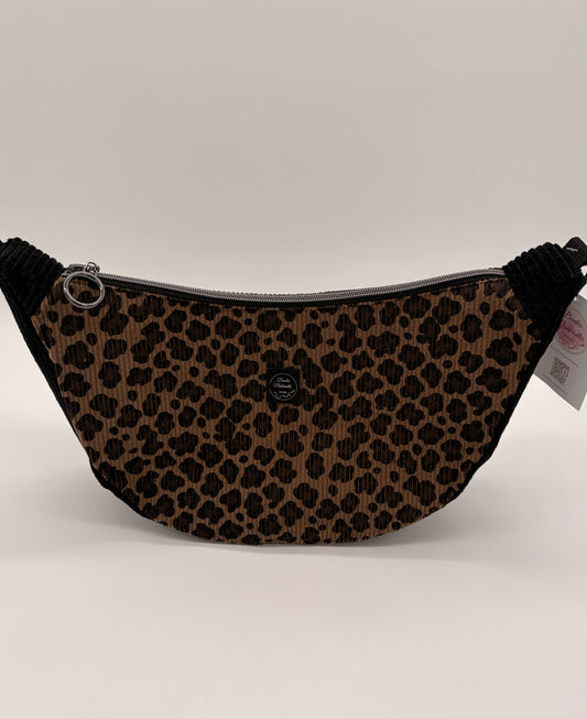 Halfmoon Bag Cord Leo braun