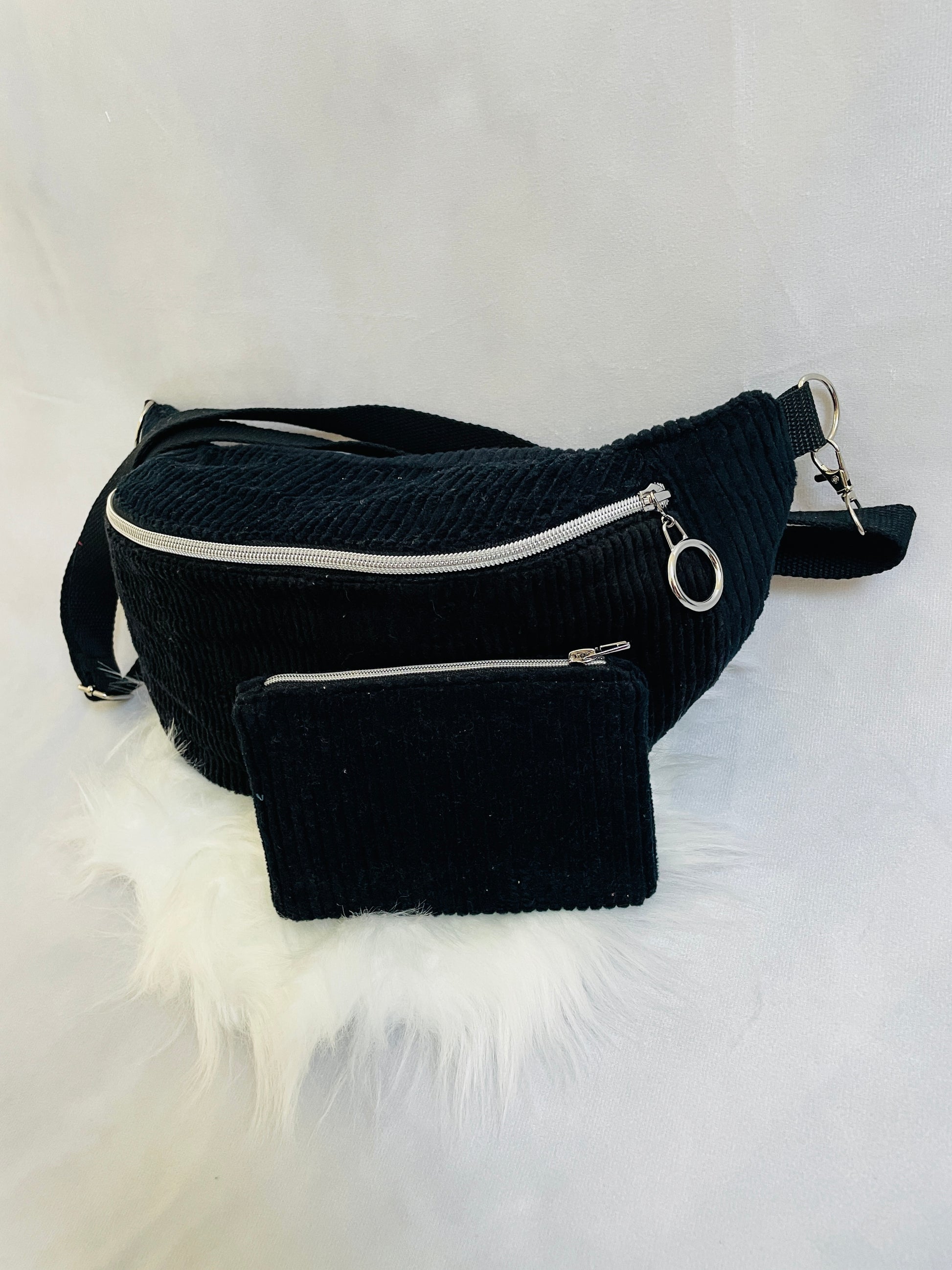 Gürteltasche Cord Schwarz Mit Etui Einfarbig 25cm breit