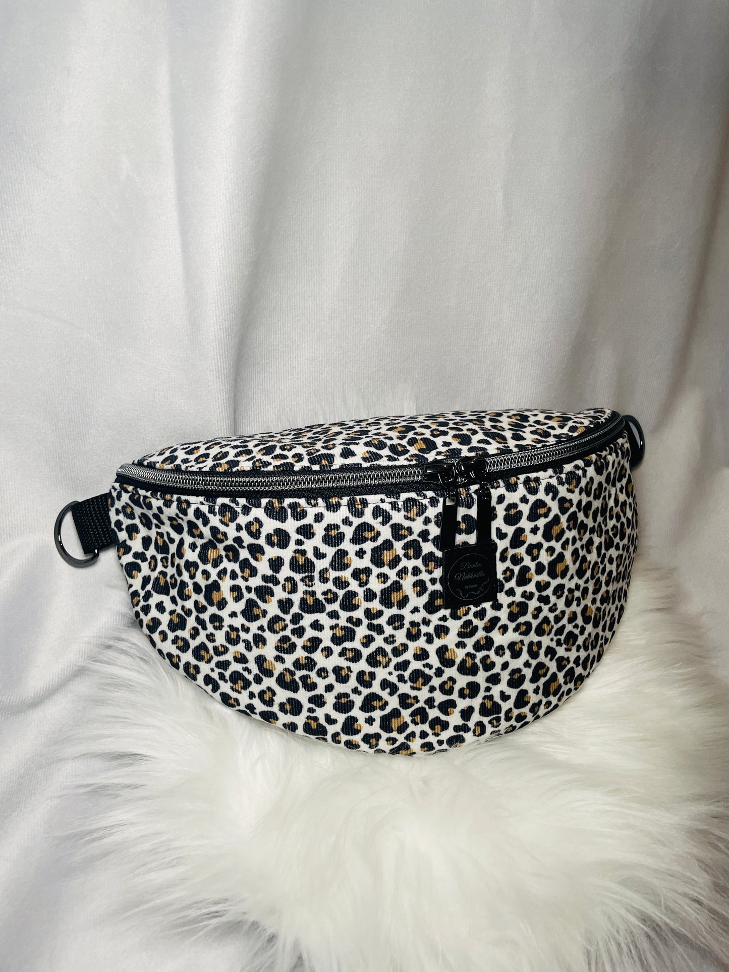 Crossbody Bag Cord Leo weiß