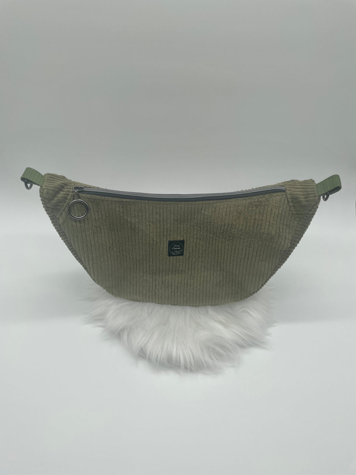 Halfmoon Bag Cord Olive