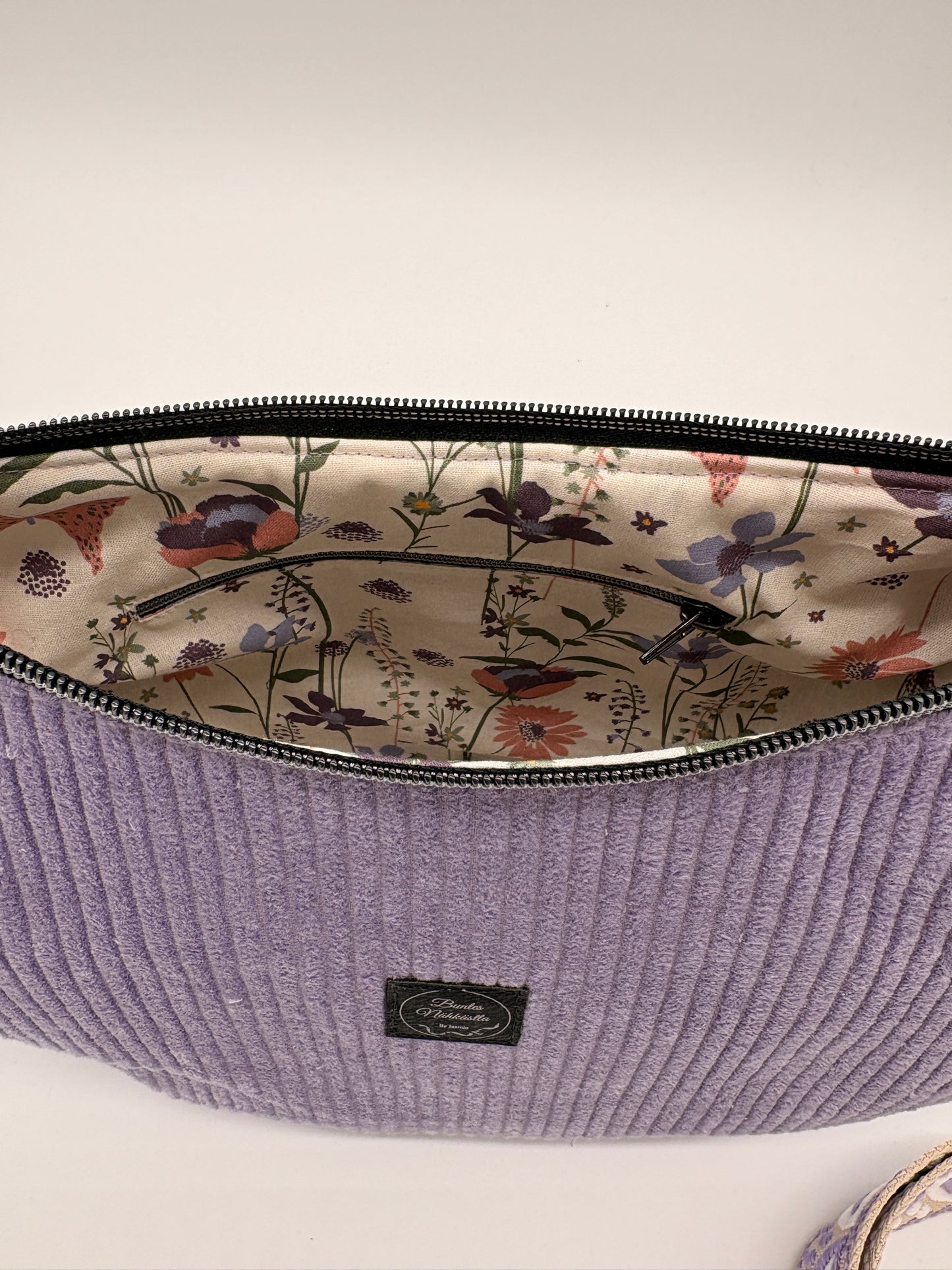 Halfmoon Bag Cord Lavendel