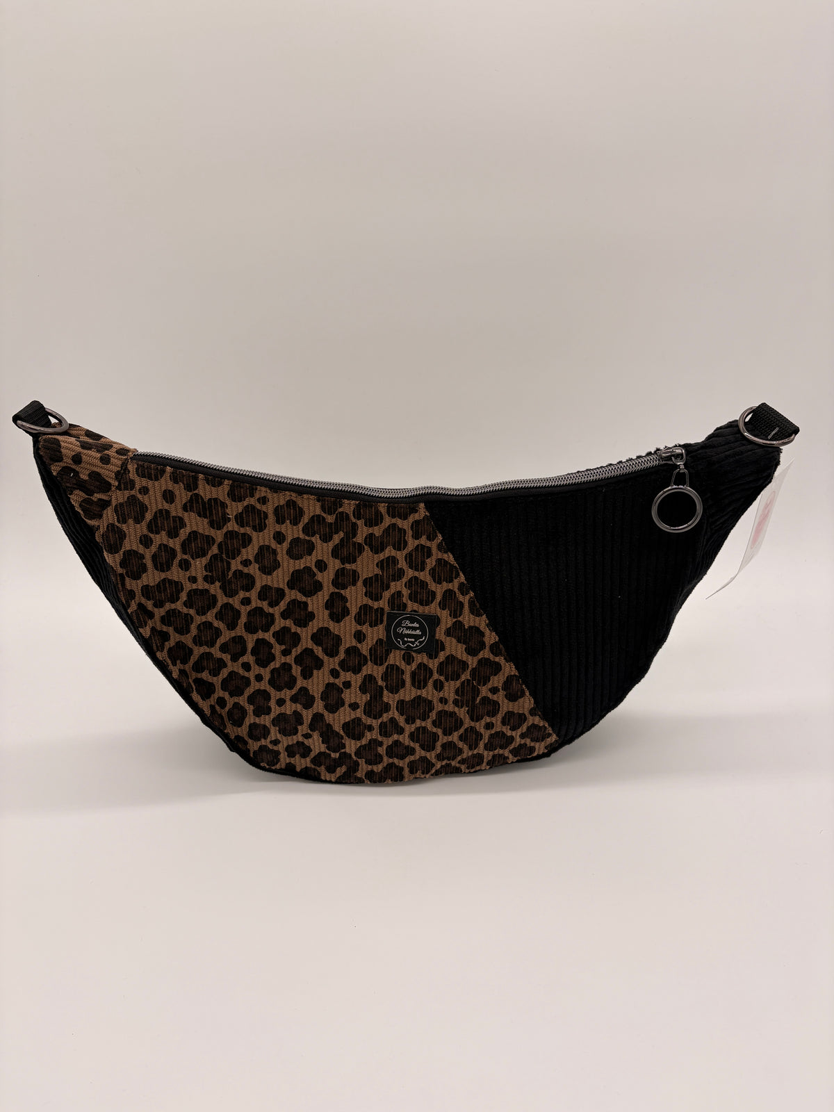 Halfmoon Bag Cord Leo braun