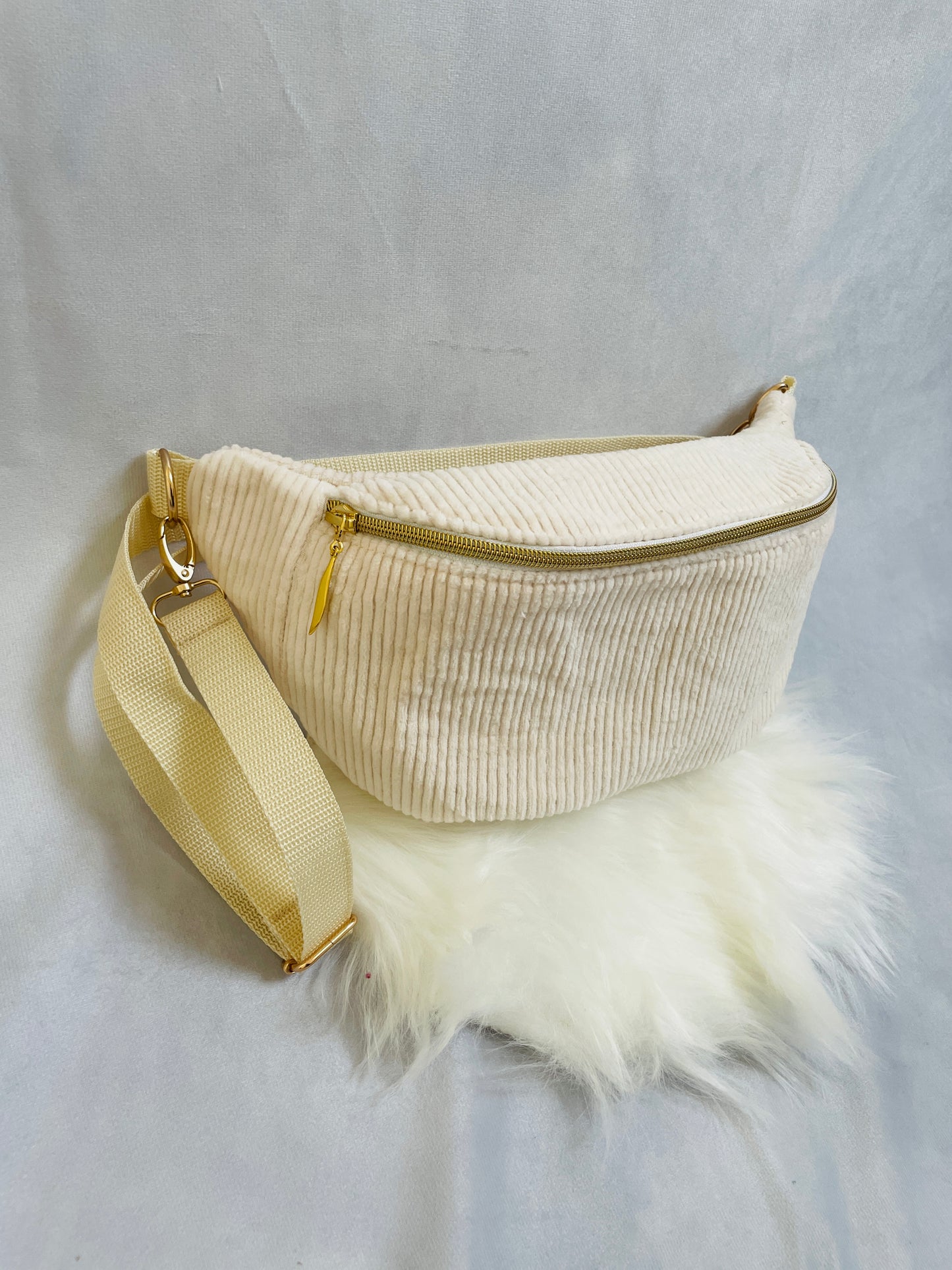 Gürteltasche Cord Wollweiß