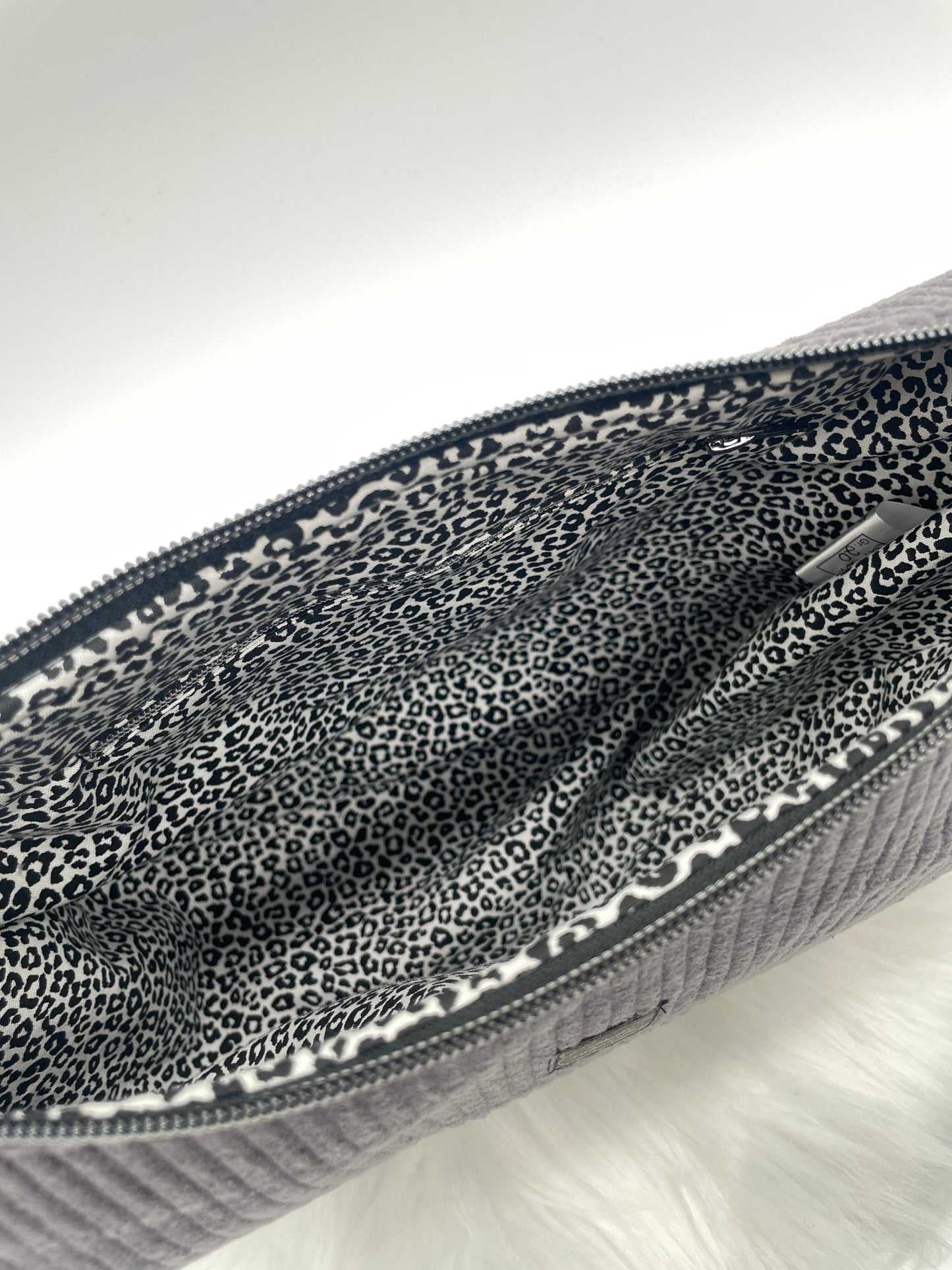 Halfmoon Bag Cord Grau