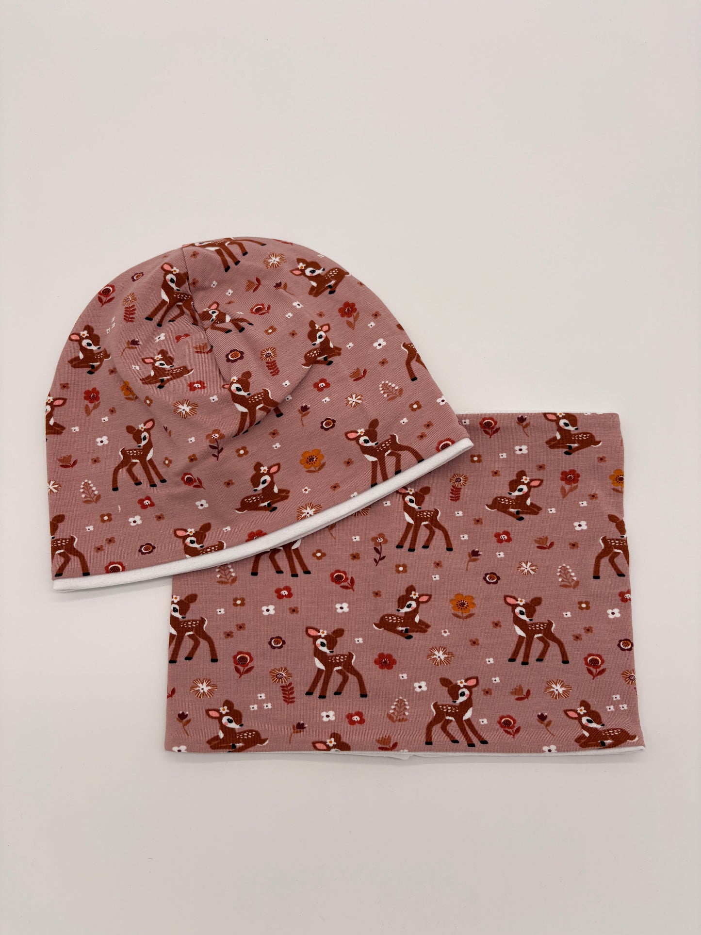 Mütze und Loop Reh
