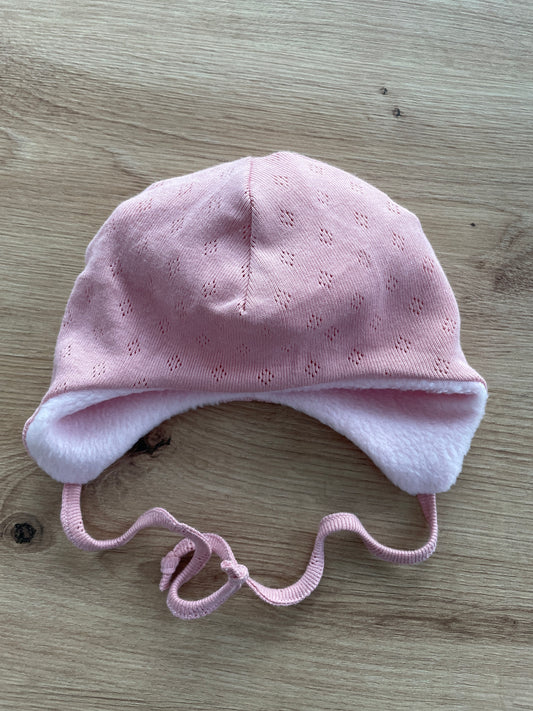 Mütze mit Ohrenschutz "Lochmuster rosa"